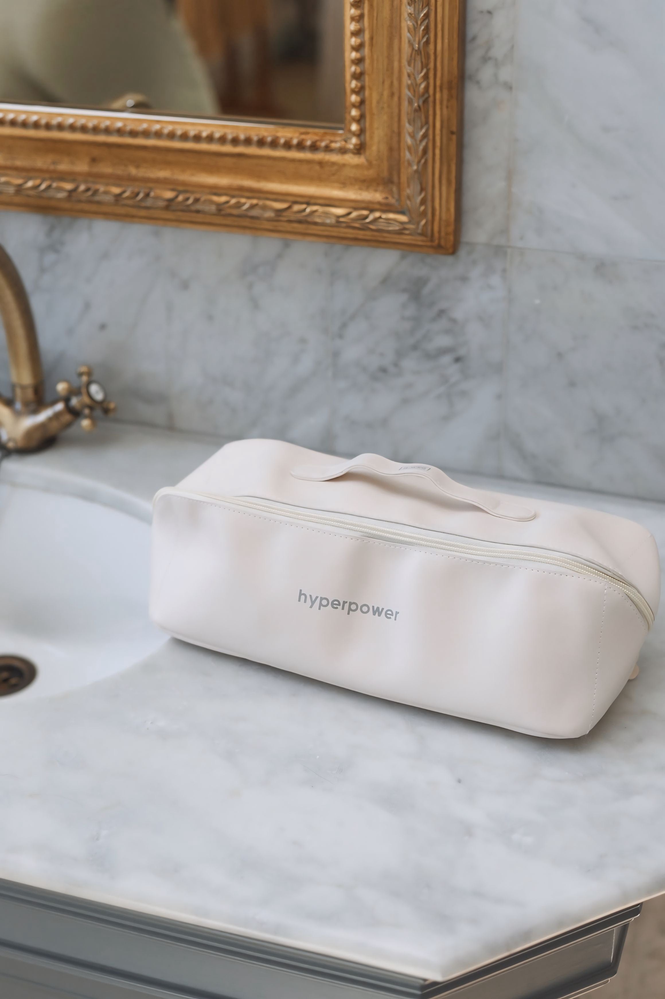 PREMIUM LEATHER TRAVEL BAG RAVEG HAIR DRYER